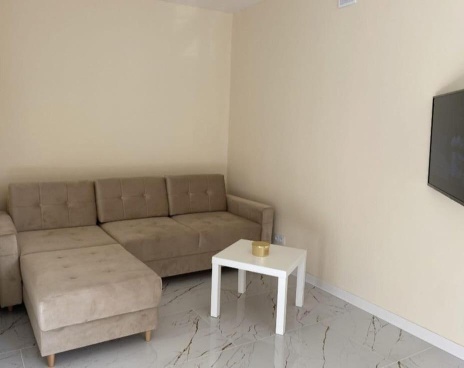 Nowe Luksusowe Apartamenty Manufaktura-Prywatny Na Wylacznosc-Wanna-Zamykany Ogrodzony Parking, Blok,Niskie Pietro-Cisza I Spokoj Lodz  Exterior photo